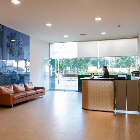 Apartmán Aura Park Aparthotel Fira Barcelona 4*