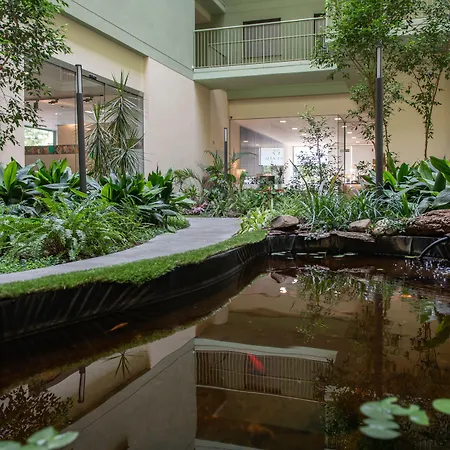 Aura Park Aparthotel Fira Barcelona 4* Оспиталет-де-Льобрегат